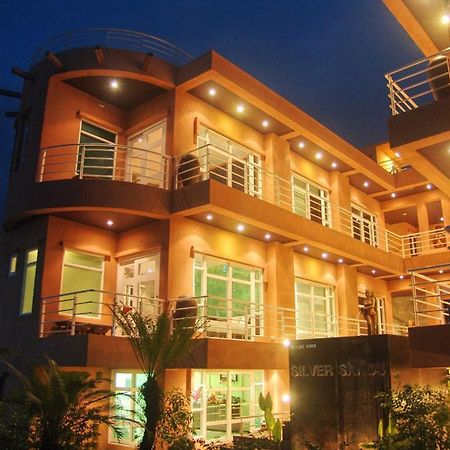 Silver Sands Resort - Тау Экстерьер фото